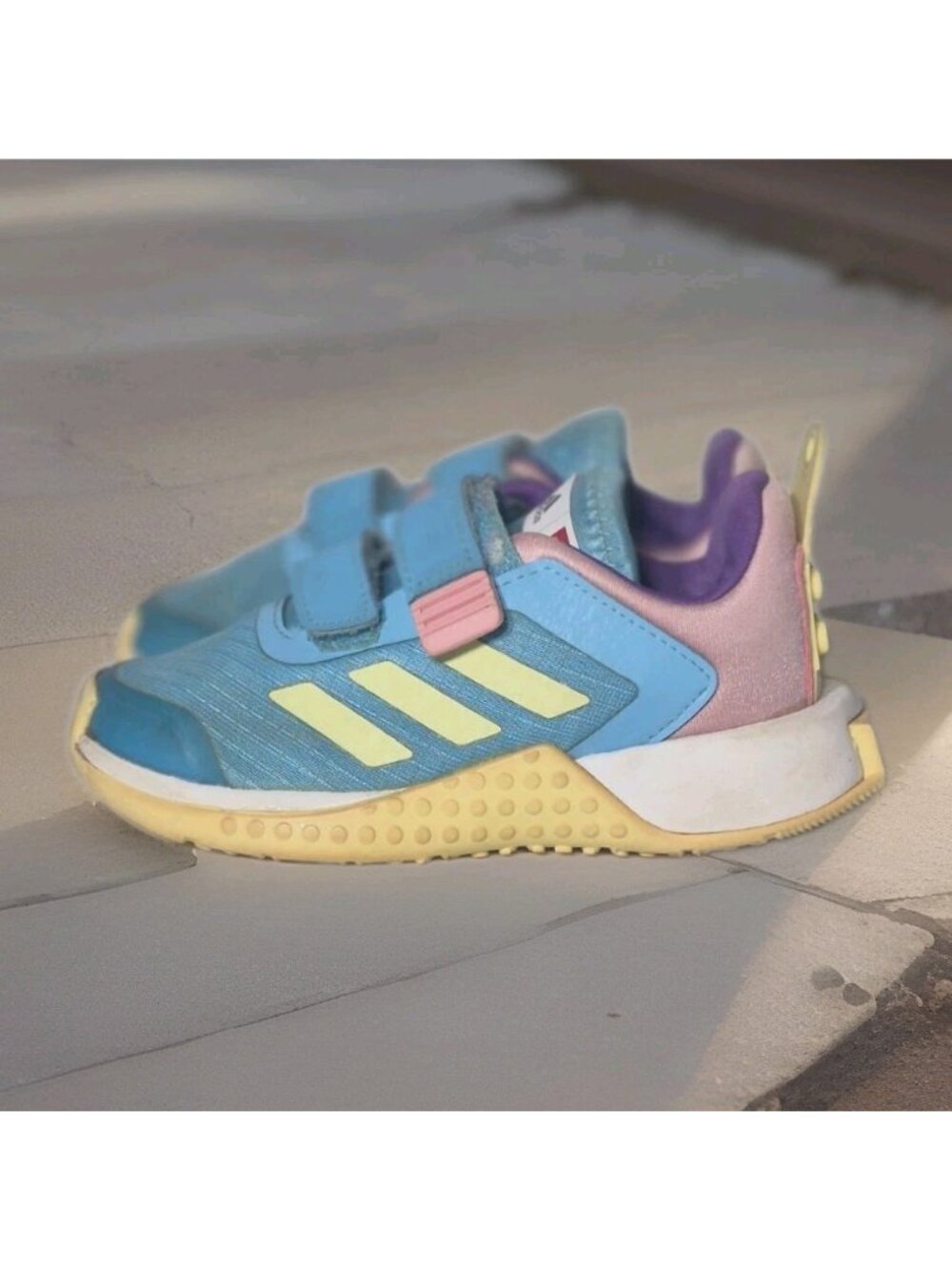 Adidas x Lego Sport Sneaker   Bright Cyan/Semi Frozen Yellow Girls Size 8K